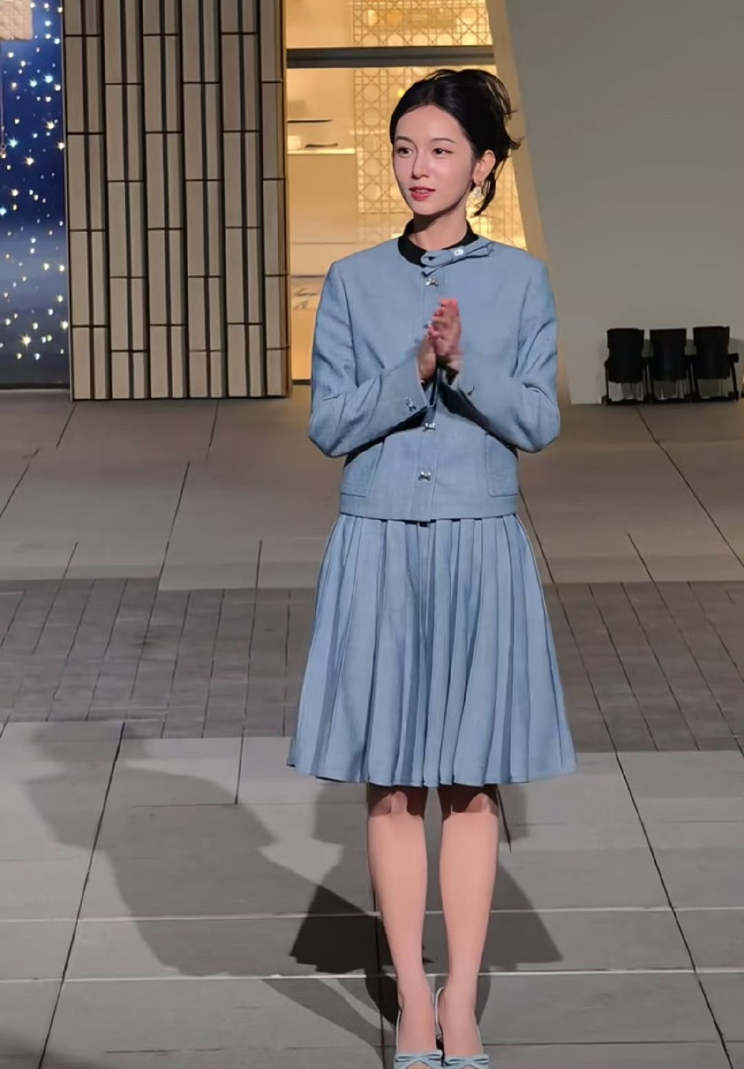 Đại sứ để chân trần giữa thời tiết âm 3 độ C, Dior hưởng lợi- Ảnh 4.