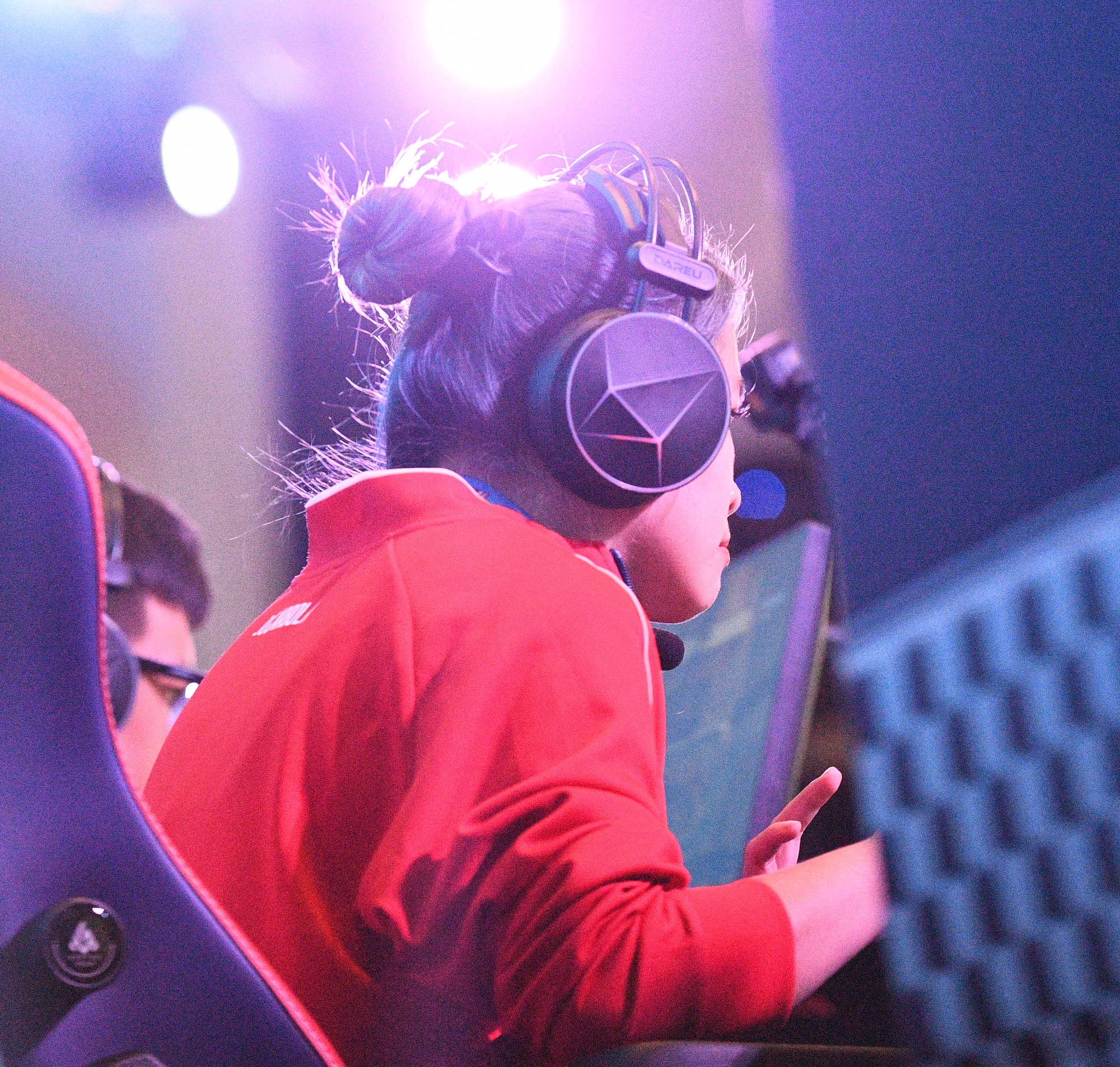 Không có trên tivi: Hotgirl 19 năm chơi Audition nay giành 2 HCV cho Việt Nam, tranh thủ tô son khi phỏng vấn cực yêu!- Ảnh 10. Không có trên tivi: Hotgirl 19 năm chơi Audition nay giành 2 HCV cho Việt Nam, tranh thủ tô son khi phỏng vấn cực yêu!- Ảnh 10.