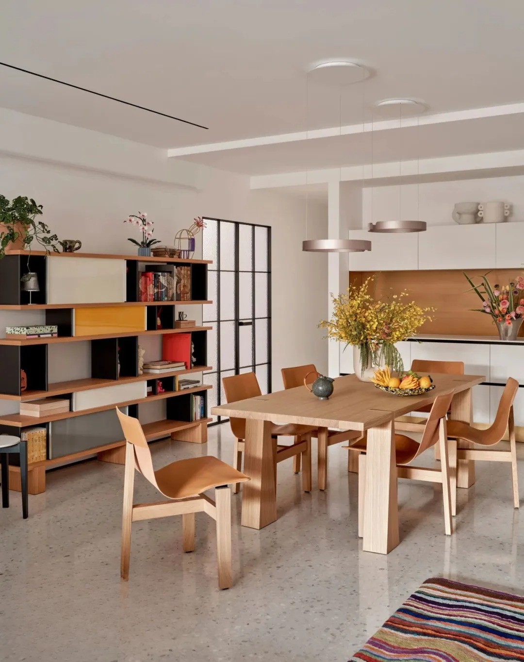 Ghé thăm "chốn đi về" mất 3 năm ấp ủ của siêu mẫu Lưu Văn: Hé lộ chi tiết chiếc giường cao 80cm đầy thú vị- Ảnh 12. Ghé thăm "chốn đi về" mất 3 năm ấp ủ của siêu mẫu Lưu Văn: Hé lộ chi tiết chiếc giường cao 80cm đầy thú vị- Ảnh 12.