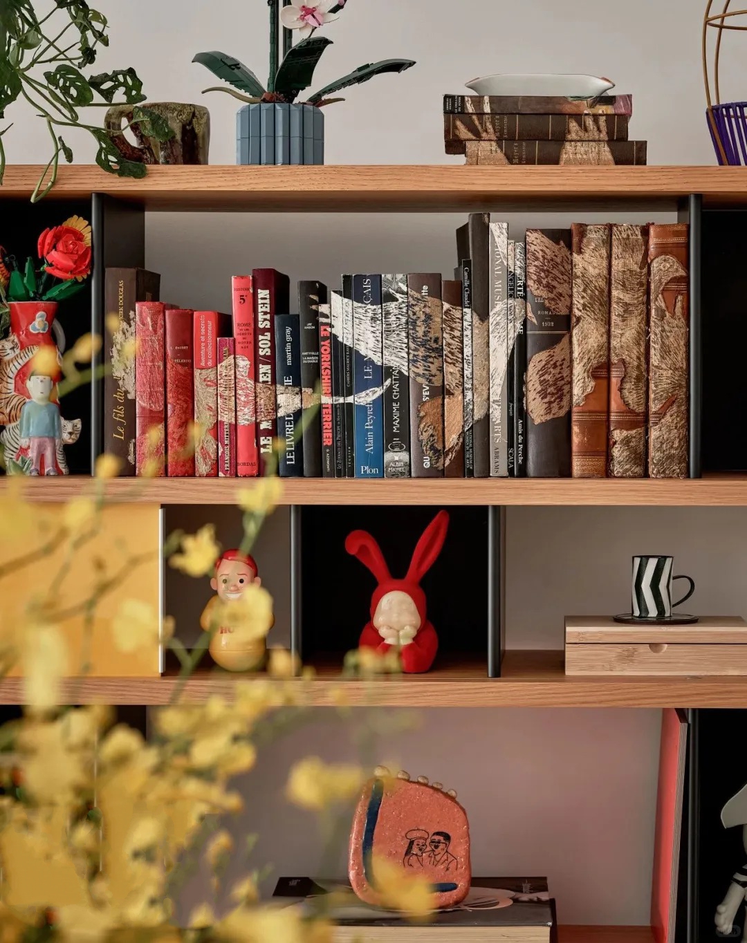 Ghé thăm "chốn đi về" mất 3 năm ấp ủ của siêu mẫu Lưu Văn: Hé lộ chi tiết chiếc giường cao 80cm đầy thú vị- Ảnh 8. Ghé thăm "chốn đi về" mất 3 năm ấp ủ của siêu mẫu Lưu Văn: Hé lộ chi tiết chiếc giường cao 80cm đầy thú vị- Ảnh 8.