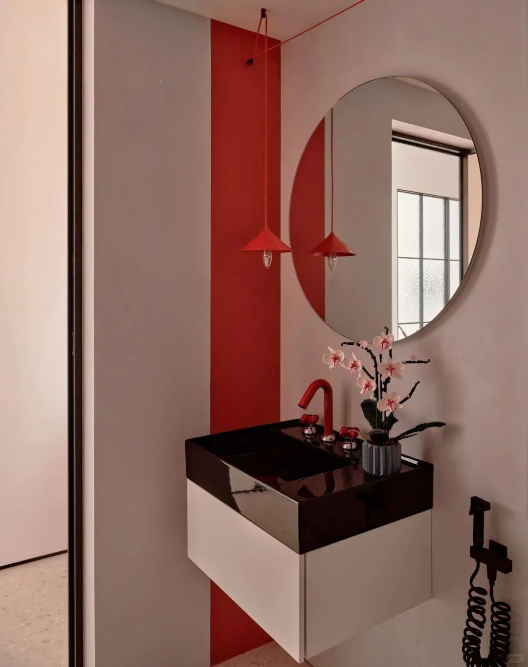 Ghé thăm "chốn đi về" mất 3 năm ấp ủ của siêu mẫu Lưu Văn: Hé lộ chi tiết chiếc giường cao 80cm đầy thú vị- Ảnh 14. Ghé thăm "chốn đi về" mất 3 năm ấp ủ của siêu mẫu Lưu Văn: Hé lộ chi tiết chiếc giường cao 80cm đầy thú vị- Ảnh 14.