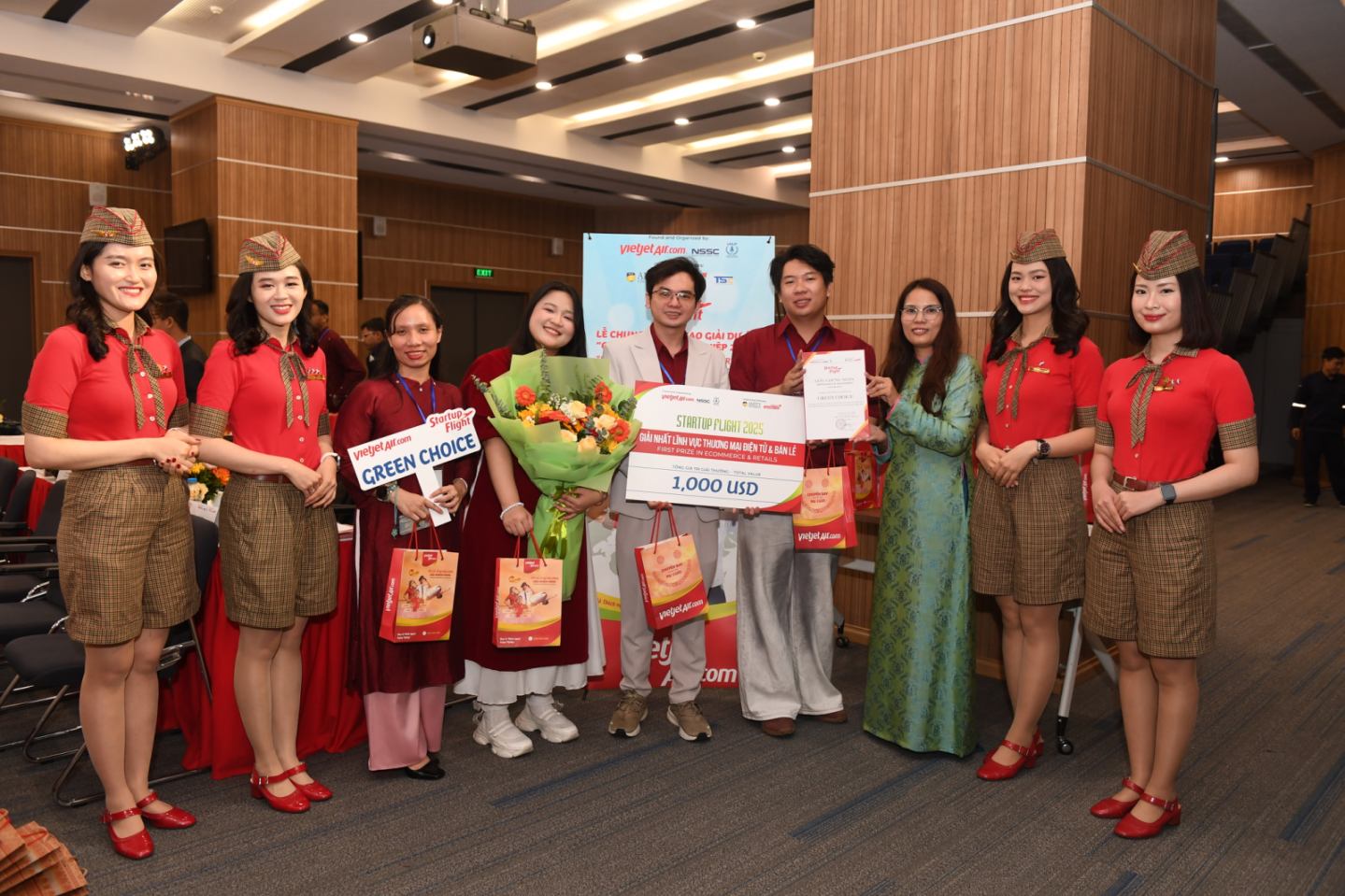 Chung kết “Chuyến bay Khởi nghiệp”: Vietjet thúc đẩy hành lang sáng tạo song phương Việt Nam – Ấn Độ- Ảnh 8. Chung kết “Chuyến bay Khởi nghiệp”: Vietjet thúc đẩy hành lang sáng tạo song phương Việt Nam – Ấn Độ- Ảnh 8.