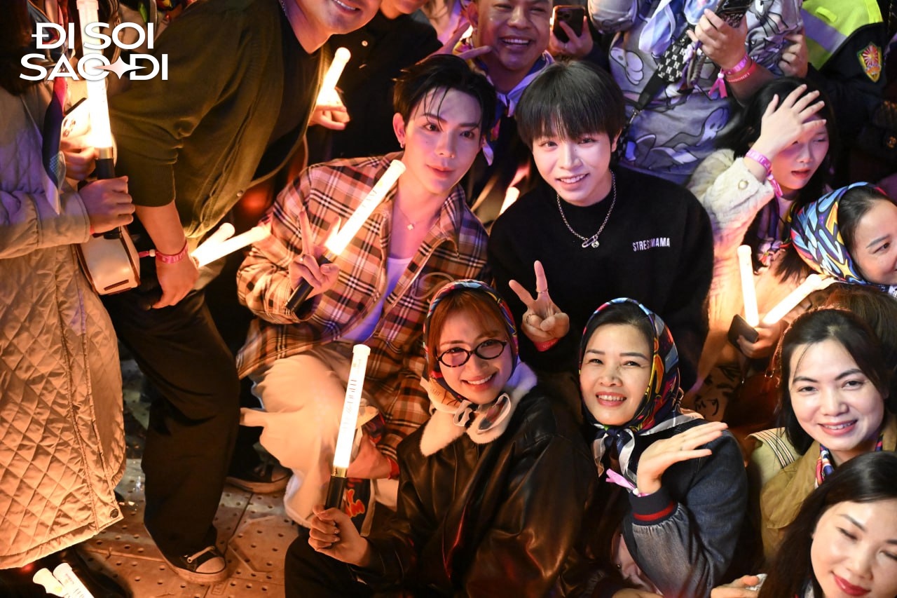 Vừa mở màn concert tại Mỹ Đình, Mỹ Tâm đã phải xin lỗi- Ảnh 9. Vừa mở màn concert tại Mỹ Đình, Mỹ Tâm đã phải xin lỗi- Ảnh 9.