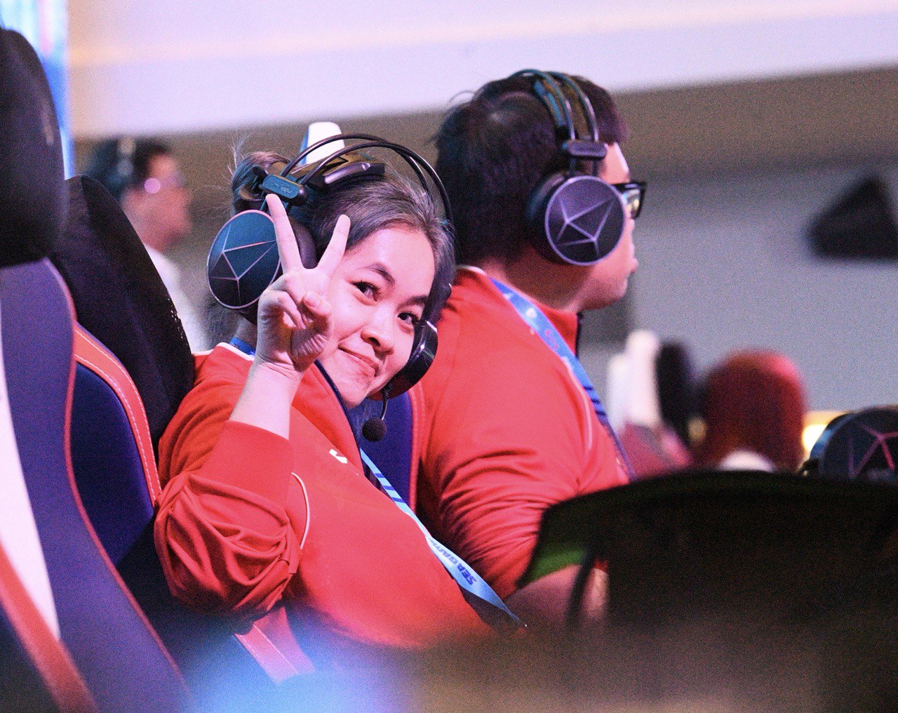 Không có trên tivi: Hotgirl 19 năm chơi Audition nay giành 2 HCV cho Việt Nam, tranh thủ tô son khi phỏng vấn cực yêu!- Ảnh 11. Không có trên tivi: Hotgirl 19 năm chơi Audition nay giành 2 HCV cho Việt Nam, tranh thủ tô son khi phỏng vấn cực yêu!- Ảnh 11.