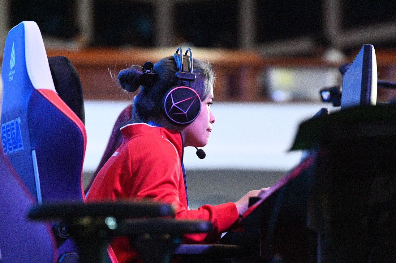 Không có trên tivi: Hotgirl 19 năm chơi Audition nay giành 2 HCV cho Việt Nam, tranh thủ tô son khi phỏng vấn cực yêu!- Ảnh 5. Không có trên tivi: Hotgirl 19 năm chơi Audition nay giành 2 HCV cho Việt Nam, tranh thủ tô son khi phỏng vấn cực yêu!- Ảnh 5.