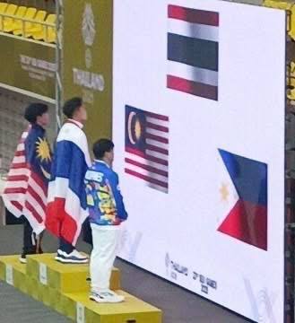 Độc lạ SEA Games: VĐV nhận huy chương mà như bị phạt Độc lạ SEA Games: VĐV nhận huy chương mà như bị phạt