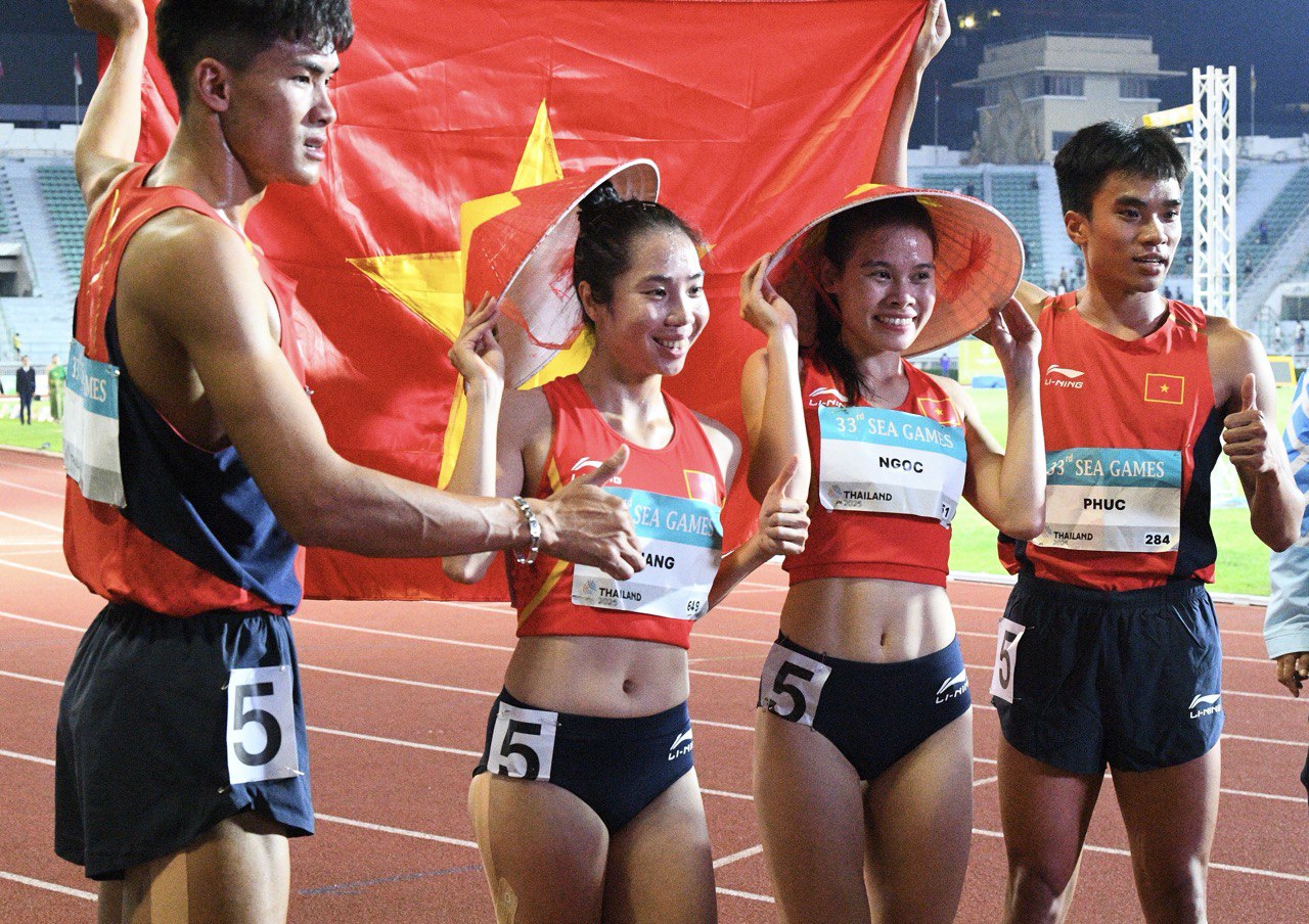 Điền kinh Việt Nam lập kỷ lục SEA Games, 4 chàng trai cô gái Việt khiến đối thủ phải "khiếp sợ" trên đường chạy- Ảnh 4. Điền kinh Việt Nam lập kỷ lục SEA Games, 4 chàng trai cô gái Việt khiến đối thủ phải "khiếp sợ" trên đường chạy- Ảnh 4.