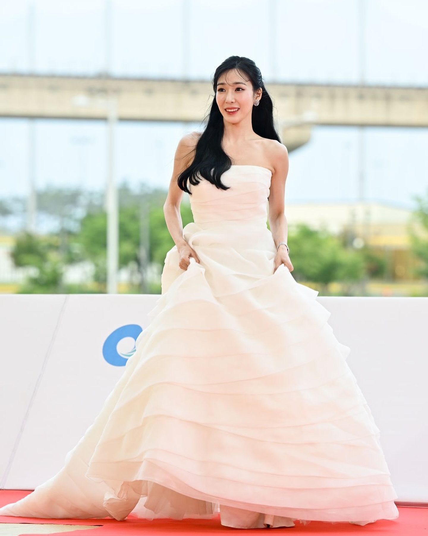 Hóa ra Tiffany (SNSD) đã làm cô dâu từ lâu- Ảnh 2. Hóa ra Tiffany (SNSD) đã làm cô dâu từ lâu- Ảnh 2.