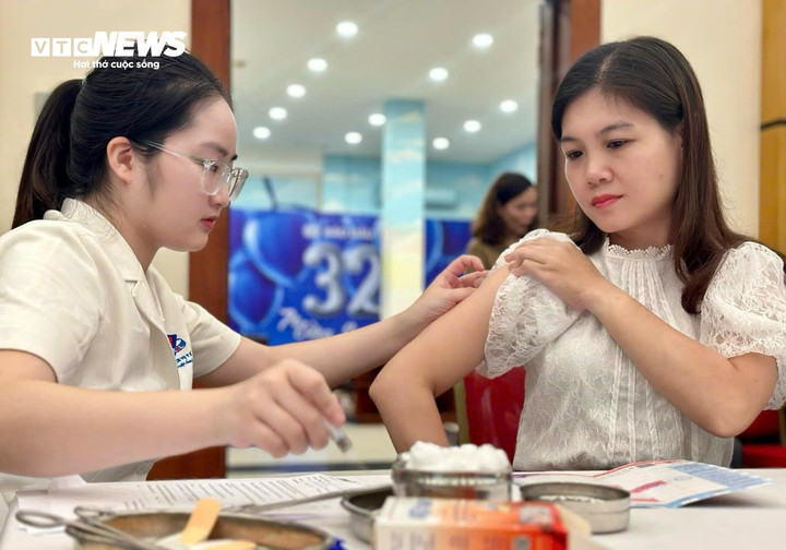 Việt Nam lần đầu tiêm chủng chiến dịch chủ động để chặn ‘khoảng trống miễn dịch’- Ảnh 2.