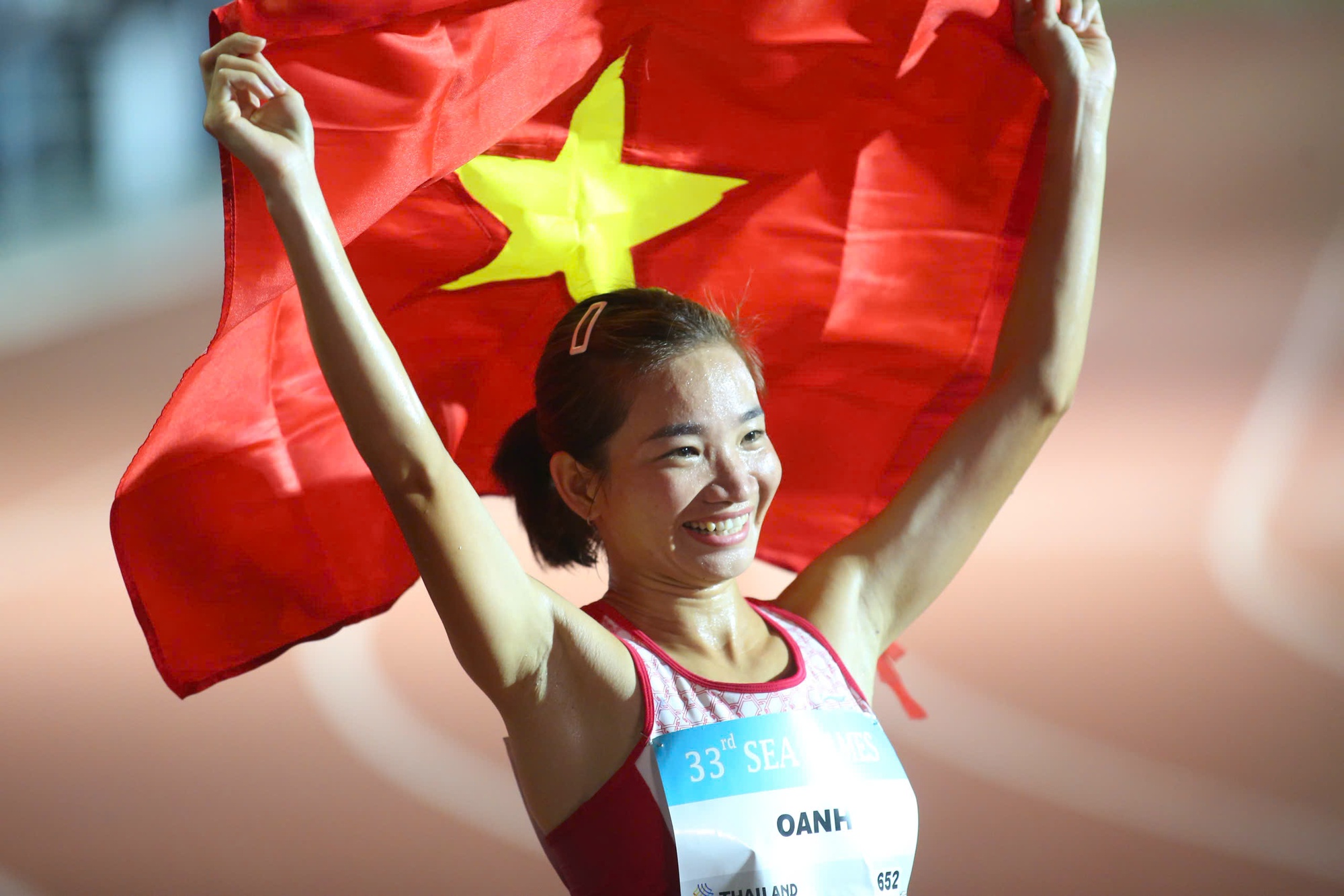 Phỏng vấn nhanh “nữ hoàng điền kinh” Nguyễn Thị Oanh 5 lần vô đối SEA Games: Động lực to lớn từ 2 tiếng “Việt Nam”- Ảnh 1. Phỏng vấn nhanh “nữ hoàng điền kinh” Nguyễn Thị Oanh 5 lần vô đối SEA Games: Động lực to lớn từ 2 tiếng “Việt Nam”- Ảnh 1.