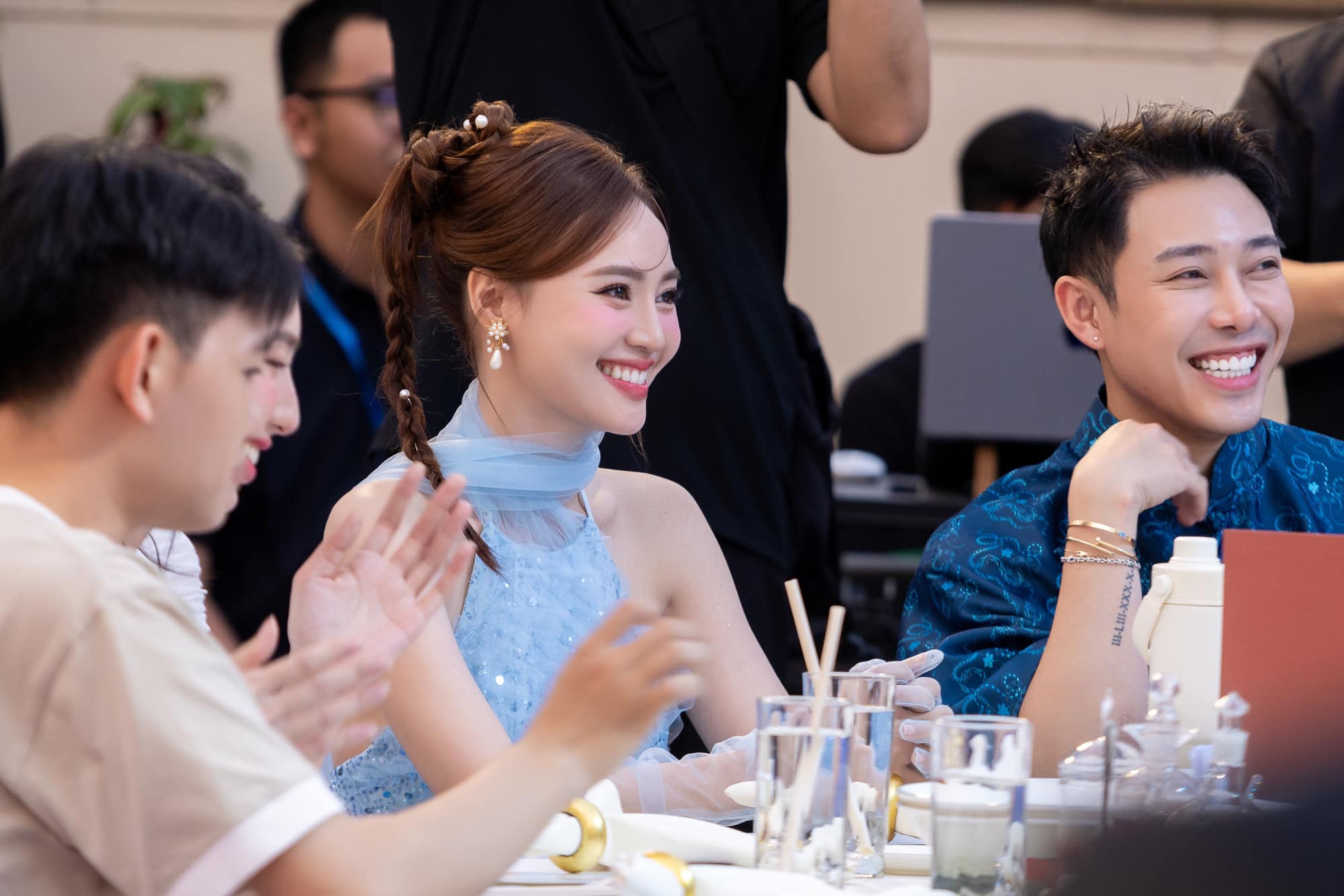 Vbiz hiện tại không ai có nụ cười đẹp hơn thế này: Vừa hé môi đã thành huyền thoại, băng vạn năm cũng phải tan chảy- Ảnh 4. Vbiz hiện tại không ai có nụ cười đẹp hơn thế này: Vừa hé môi đã thành huyền thoại, băng vạn năm cũng phải tan chảy- Ảnh 4.