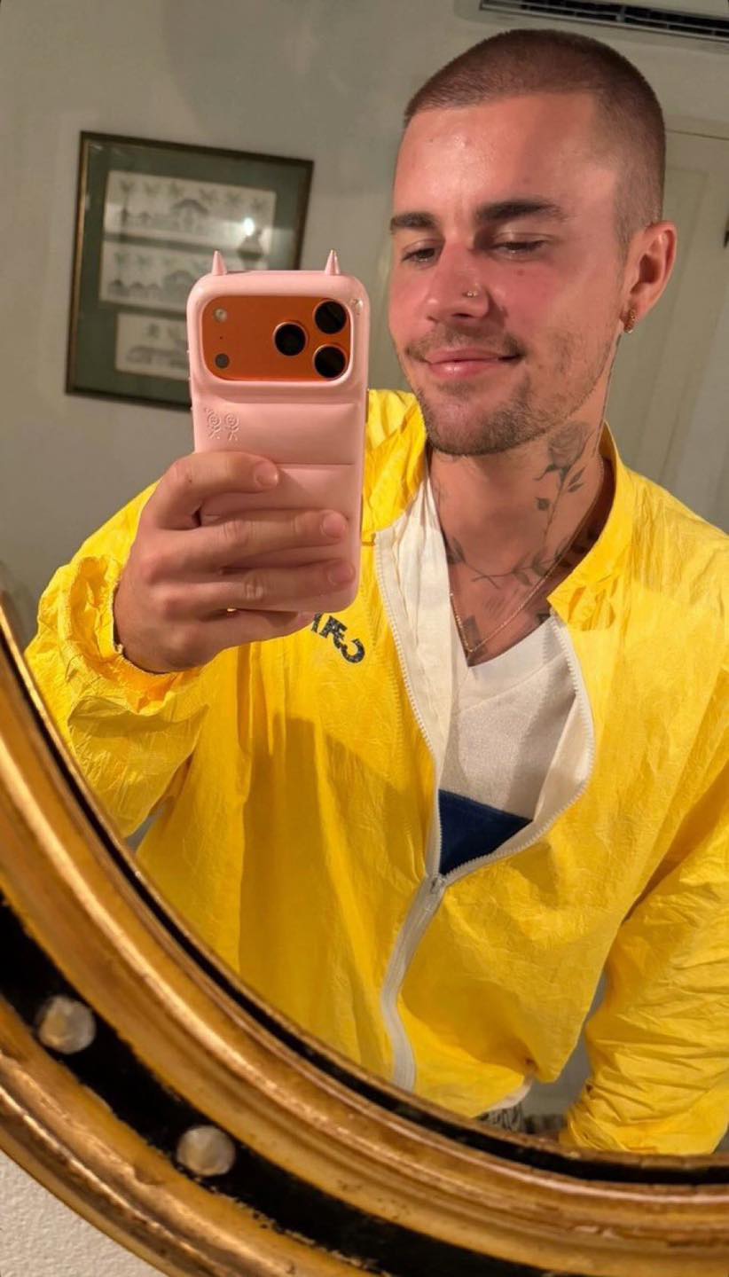 Justin Bieber được cư dân mạng phong chức "Giám đốc sản phẩm" Apple- Ảnh 3. Justin Bieber được cư dân mạng phong chức "Giám đốc sản phẩm" Apple- Ảnh 3.