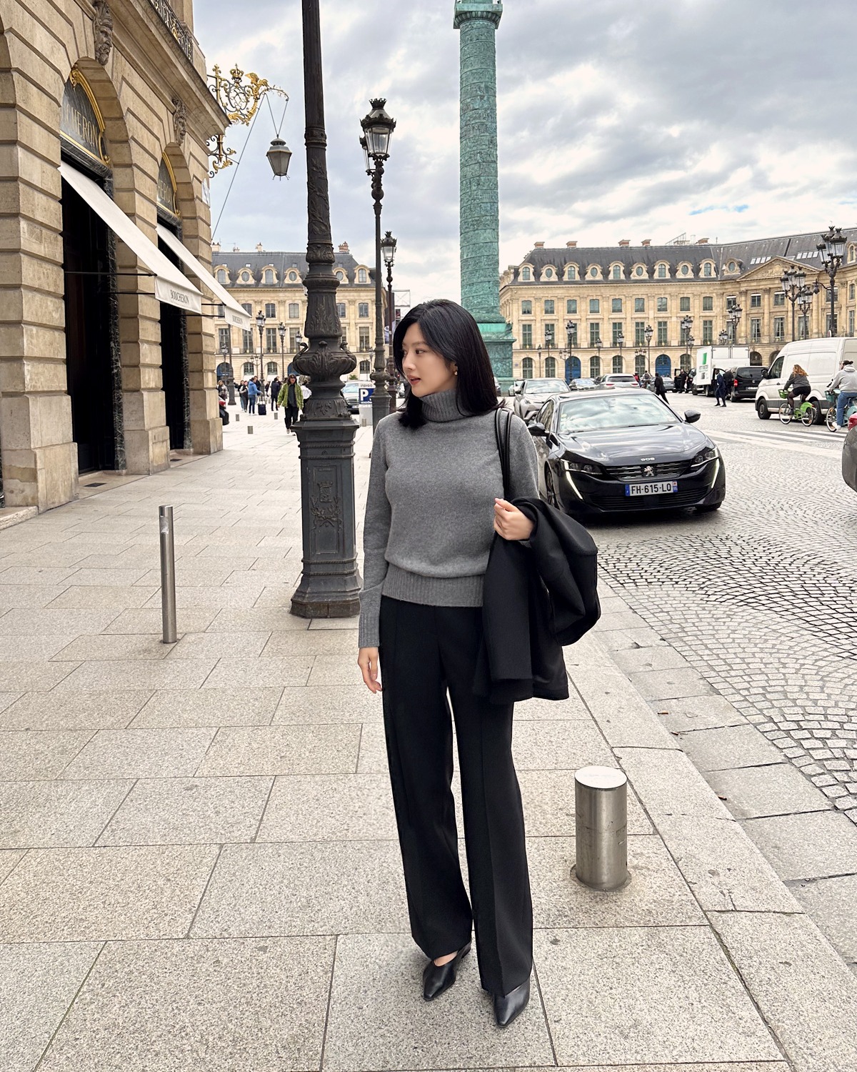 5 mẫu quần dài phủ sóng suốt năm 2025, toàn kiểu đẹp trường tồn với thời gian- Ảnh 4. 5 mẫu quần dài phủ sóng suốt năm 2025, toàn kiểu đẹp trường tồn với thời gian- Ảnh 4.