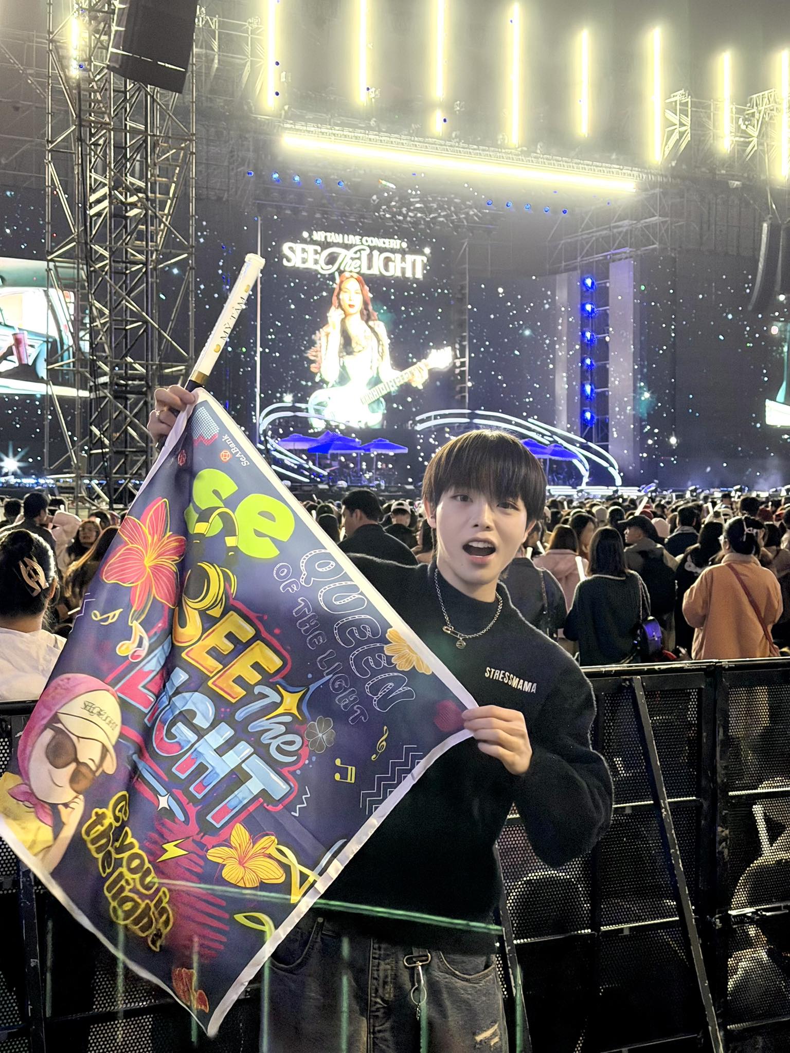 “Người con” của Mỹ Tâm bất ngờ xuất hiện ở SVĐ Mỹ Đình- Ảnh 1.