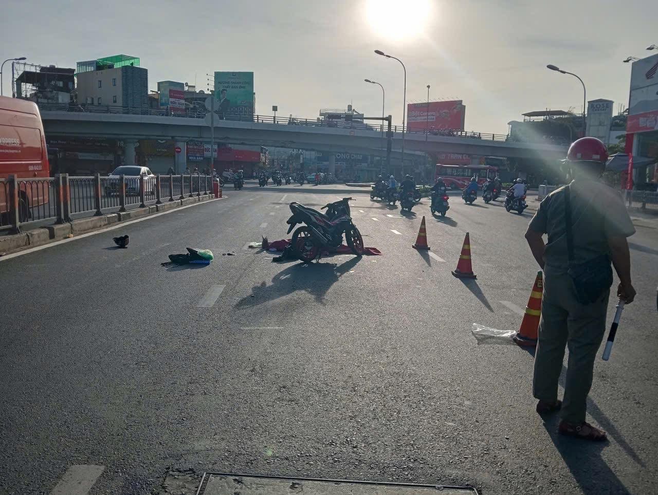 Sư cô bị xe máy tông tử vong khi đang đi bộ ở TP.HCM- Ảnh 1. Sư cô bị xe máy tông tử vong khi đang đi bộ ở TP.HCM- Ảnh 1.