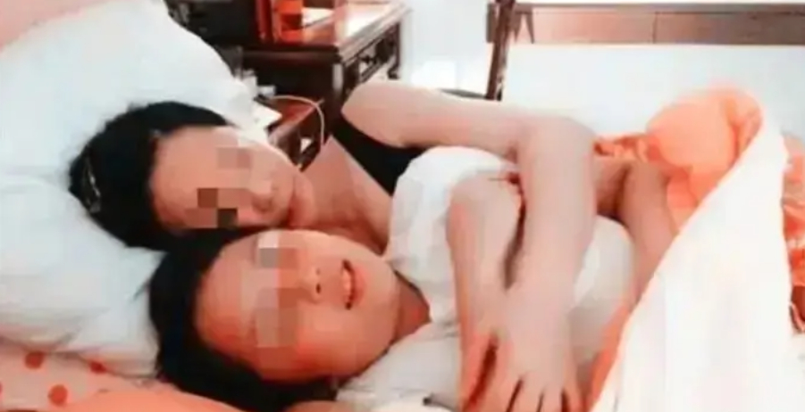 B&agrave; mẹ l&ecirc;n MXH khoe t&igrave;nh cảm thắm thiết với con trai, nghe kể chi tiết m&agrave; nhiều người nổi da g&agrave;!- Ảnh 1.