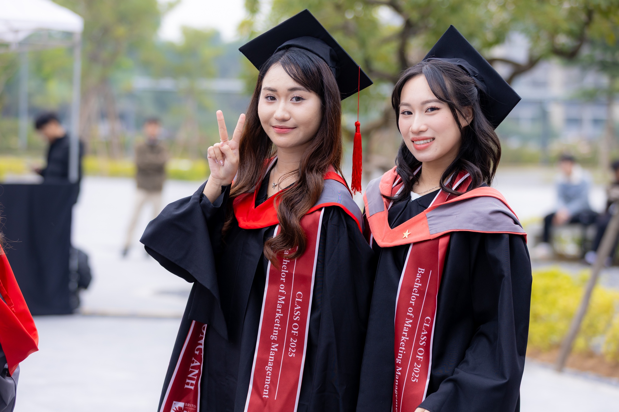 Vác máy đi chụp dàn trai xinh gái đẹp BUV trong lễ tốt nghiệp: Sao visual ai cũng "vuýp" vậy?- Ảnh 8. Vác máy đi chụp dàn trai xinh gái đẹp BUV trong lễ tốt nghiệp: Sao visual ai cũng "vuýp" vậy?- Ảnh 8.