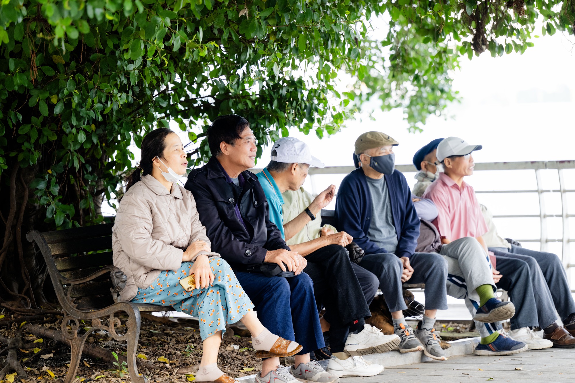 Toàn cảnh Hà Nội hôm nay thật lạ: Bầu trời trong vắt, chất lượng không khí “lọt top” tốt trên thế giới- Ảnh 20. Toàn cảnh Hà Nội hôm nay thật lạ: Bầu trời trong vắt, chất lượng không khí “lọt top” tốt trên thế giới- Ảnh 20.