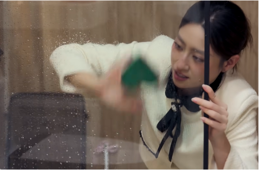 Giúp việc đến cọ toilet, bị Kỳ Duyên quát thẳng vào mặt: Giúp việc đến cọ toilet, bị Kỳ Duyên quát thẳng vào mặt: