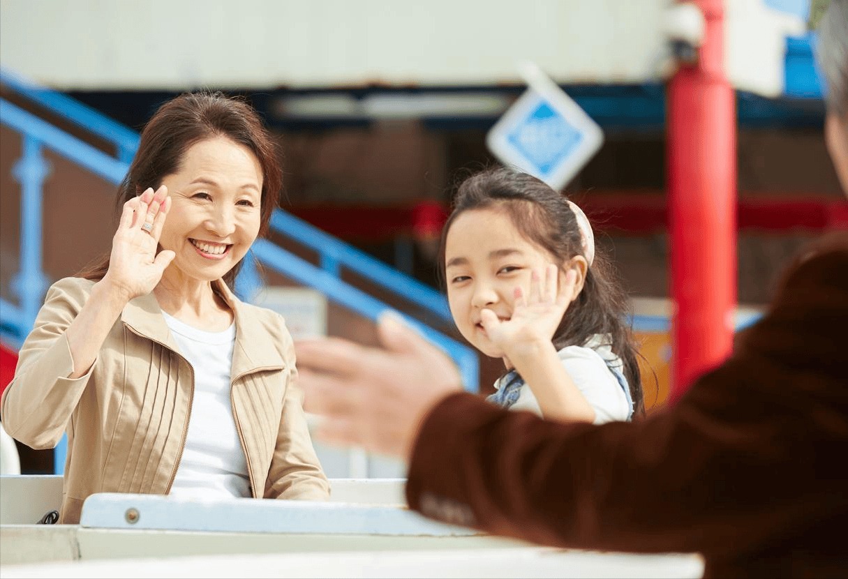 B&agrave; nội hay b&agrave; ngoại, ai l&agrave; người gắn b&oacute; với trẻ hơn? Thứ tự thực tế được h&eacute; lộ, nhiều người đo&aacute;n sai- Ảnh 1.