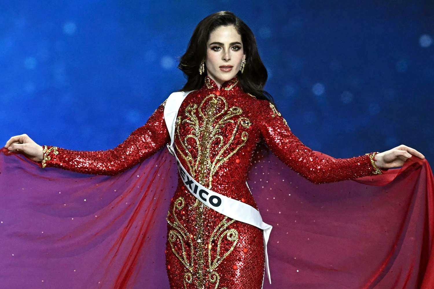 Á hậu gây sốc toàn cầu đến Việt Nam chấm thi Hoa hậu, Miss Universe lần nữa nhận cú vả mặt đau điếng- Ảnh 5. Á hậu gây sốc toàn cầu đến Việt Nam chấm thi Hoa hậu, Miss Universe lần nữa nhận cú vả mặt đau điếng- Ảnh 5.