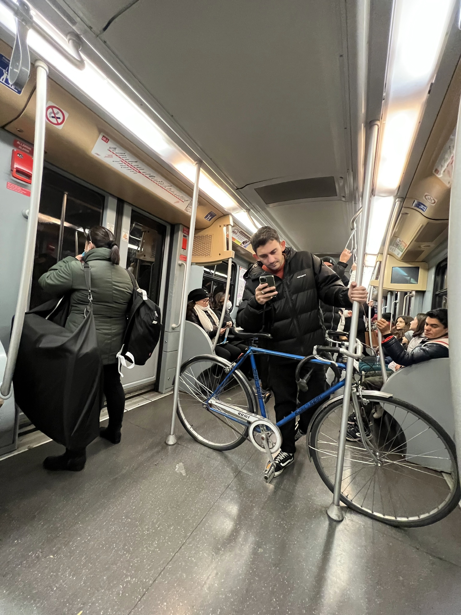 Milan: Phận người xa xứ giữa kinh đô tráng lệ- Ảnh 3. Milan: Phận người xa xứ giữa kinh đô tráng lệ- Ảnh 3.