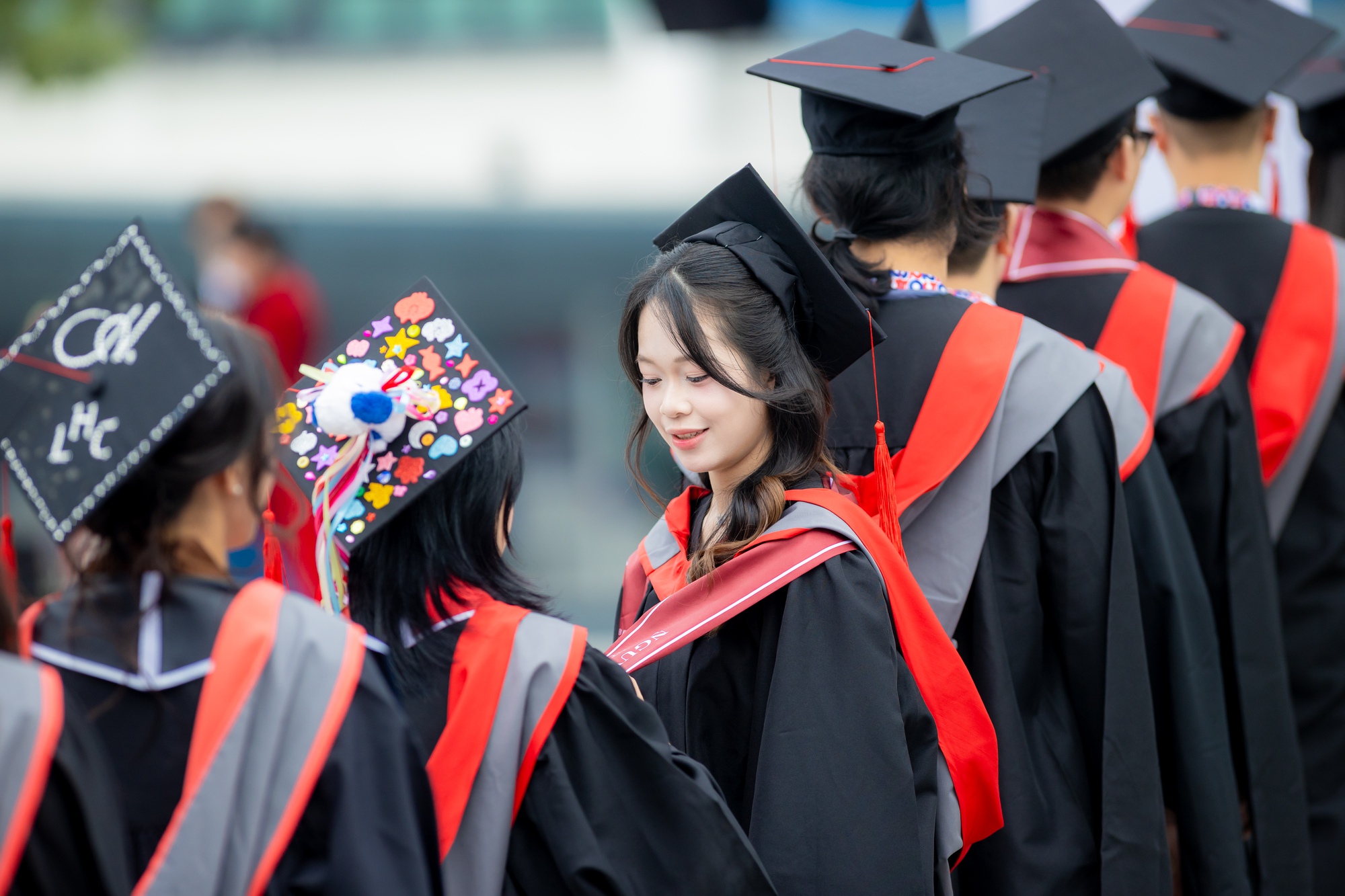 Vác máy đi chụp dàn trai xinh gái đẹp BUV trong lễ tốt nghiệp: Sao visual ai cũng "vuýp" vậy?- Ảnh 16. Vác máy đi chụp dàn trai xinh gái đẹp BUV trong lễ tốt nghiệp: Sao visual ai cũng "vuýp" vậy?- Ảnh 16.