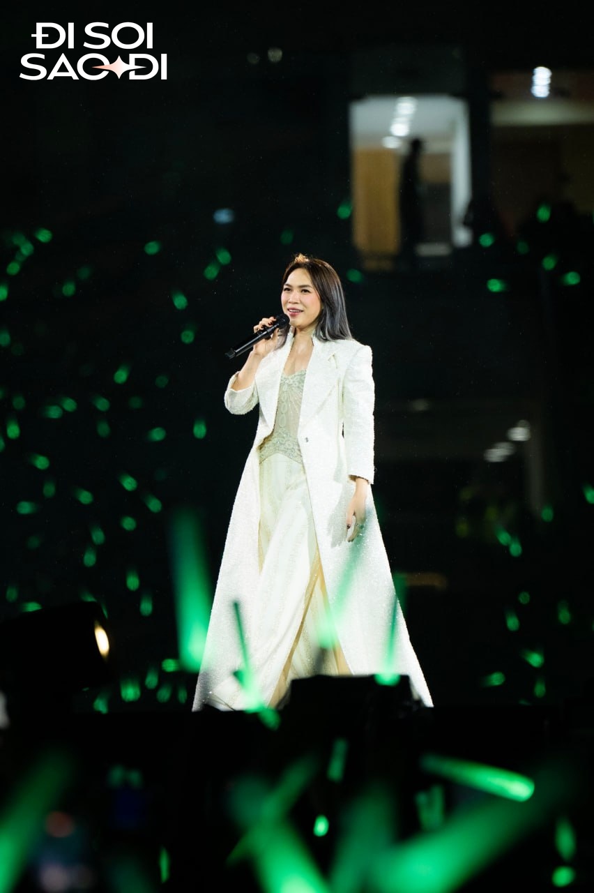 Đại hội xin lỗi tại concert Mỹ Tâm- Ảnh 2. Đại hội xin lỗi tại concert Mỹ Tâm- Ảnh 2.