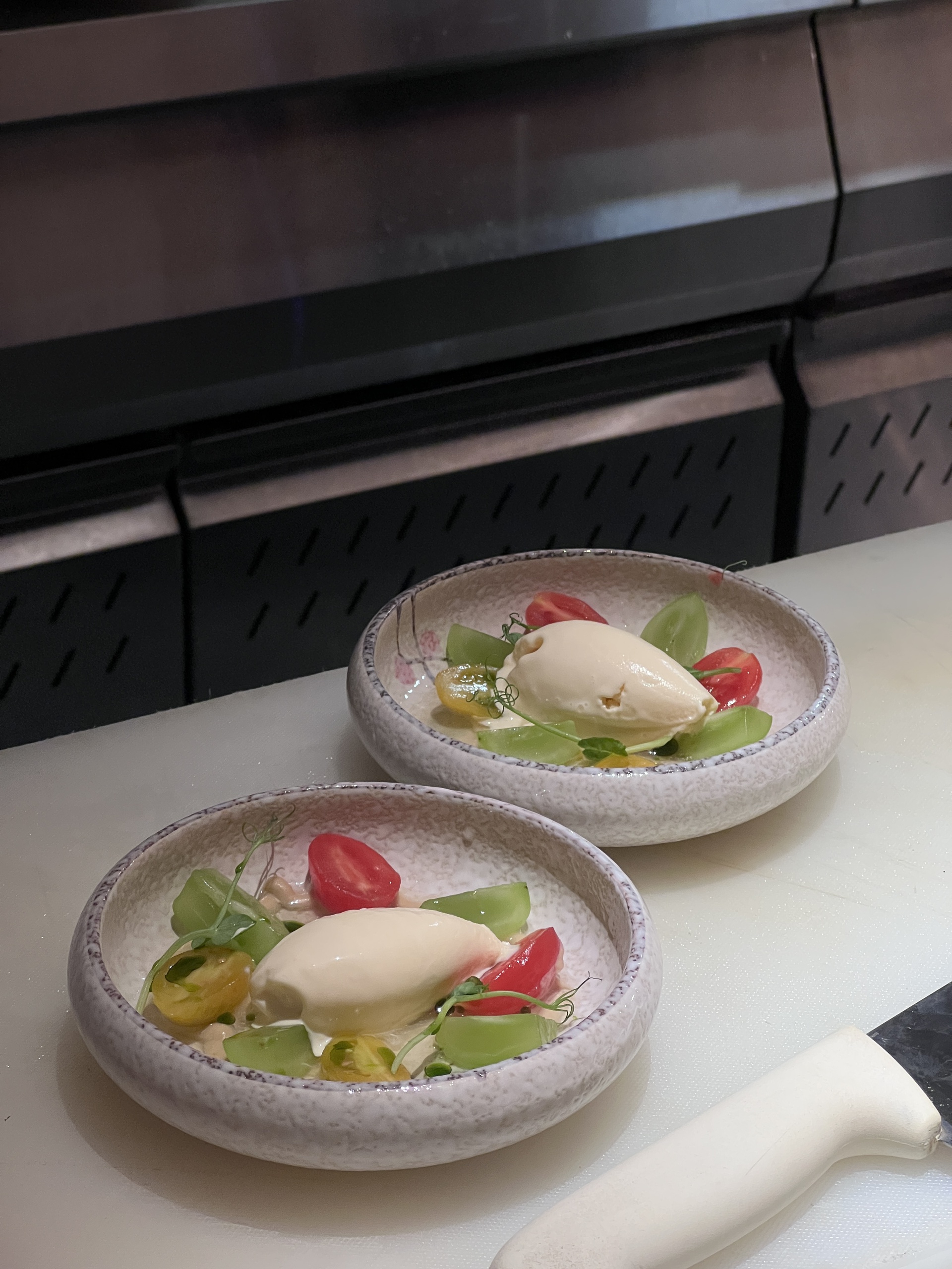 Nhà hàng fine dining do hai Gen Z tự thân gây dựng, tọa lạc tại mặt bằng vàng ở Hà Nội siêu đỉnh!- Ảnh 11. Nhà hàng fine dining do hai Gen Z tự thân gây dựng, tọa lạc tại mặt bằng vàng ở Hà Nội siêu đỉnh!- Ảnh 11.