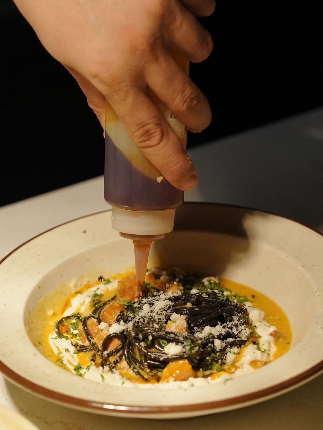 Nhà hàng fine dining do hai Gen Z tự thân gây dựng, tọa lạc tại mặt bằng vàng ở Hà Nội siêu đỉnh!- Ảnh 9. Nhà hàng fine dining do hai Gen Z tự thân gây dựng, tọa lạc tại mặt bằng vàng ở Hà Nội siêu đỉnh!- Ảnh 9.