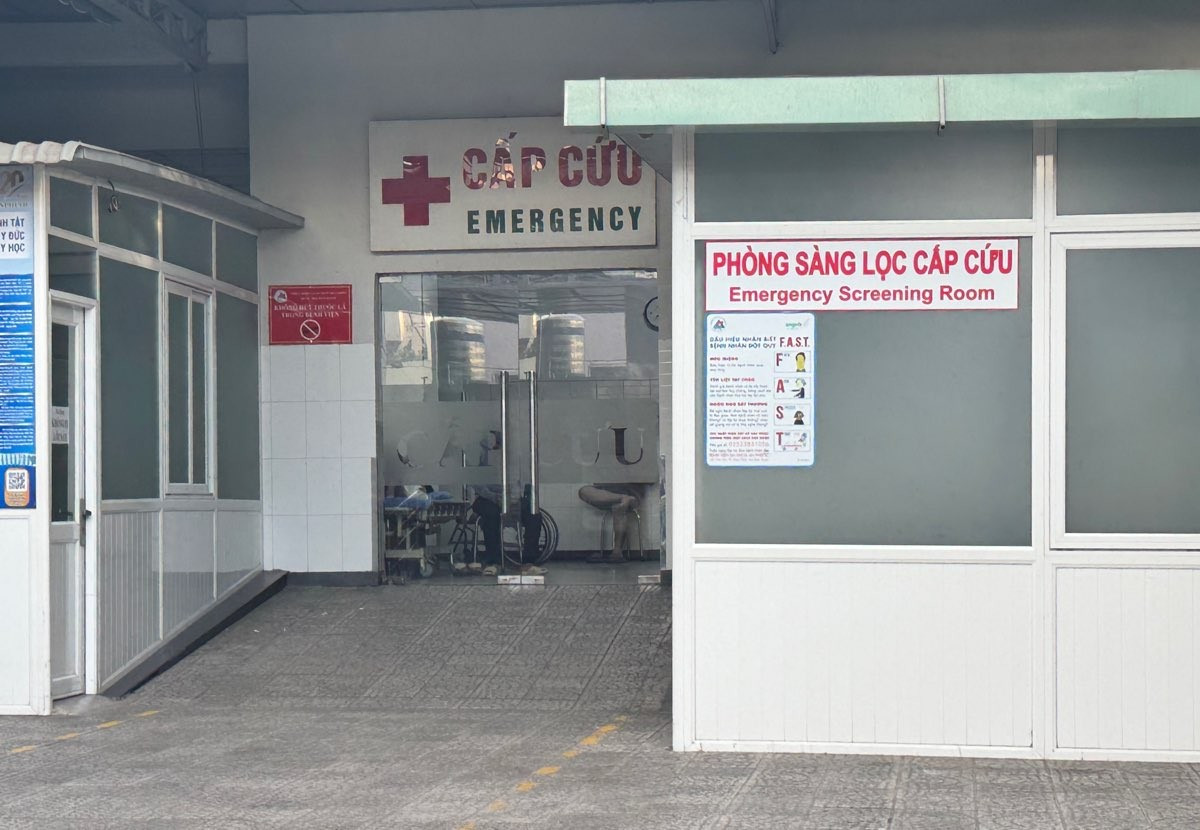 C&ugrave;ng ăn b&aacute;nh m&igrave; tại một xe b&aacute;n dạo, hơn 30 người ở L&acirc;m Đồng nhập viện- Ảnh 1.