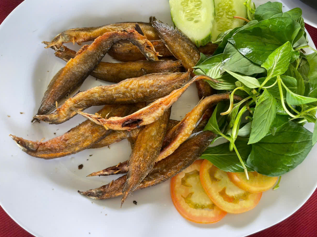 Loại cá xưa bị chê “bẩn”, nay là “thuốc đại bổ”, chợ Việt bán đắt như tôm tươi- Ảnh 3.