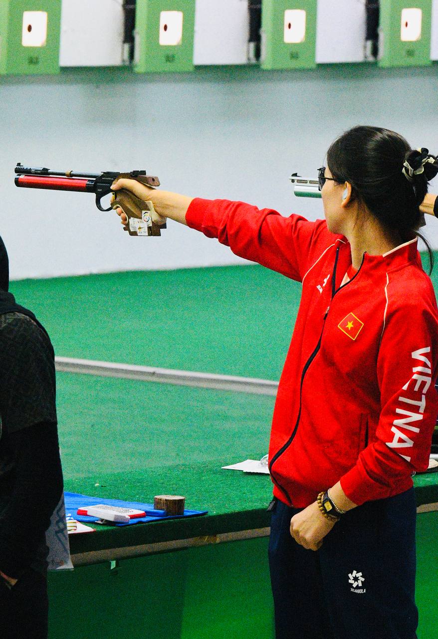 Đã giỏi còn cực ngầu: Bộ 3 nữ xạ thủ Việt Nam đút tay túi quần, giương súng giành HCV, phá kỉ lục SEA Games- Ảnh 7. Đã giỏi còn cực ngầu: Bộ 3 nữ xạ thủ Việt Nam đút tay túi quần, giương súng giành HCV, phá kỉ lục SEA Games- Ảnh 7.