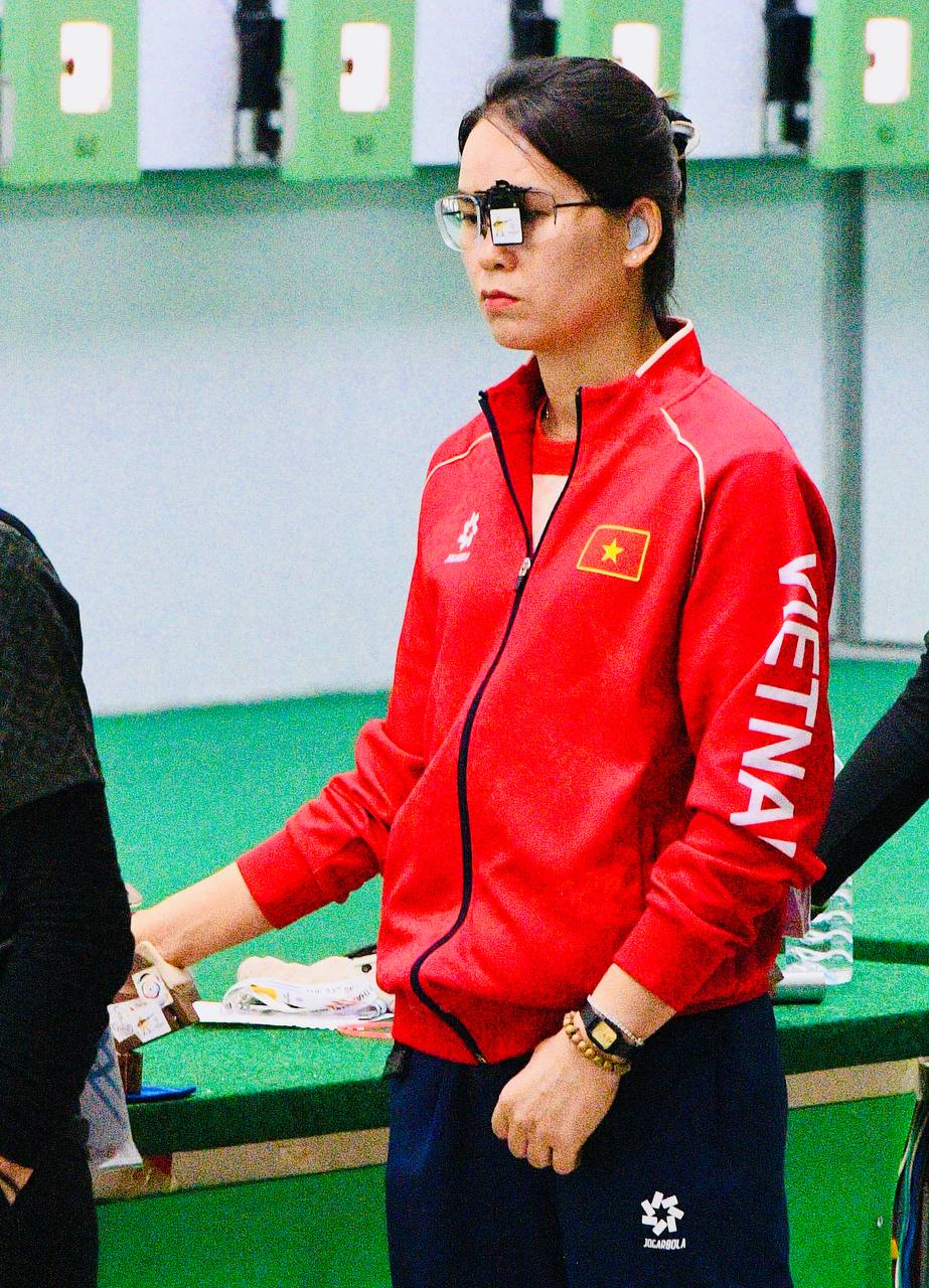 Đã giỏi còn cực ngầu: Bộ 3 nữ xạ thủ Việt Nam đút tay túi quần, giương súng giành HCV, phá kỉ lục SEA Games- Ảnh 6. Đã giỏi còn cực ngầu: Bộ 3 nữ xạ thủ Việt Nam đút tay túi quần, giương súng giành HCV, phá kỉ lục SEA Games- Ảnh 6.