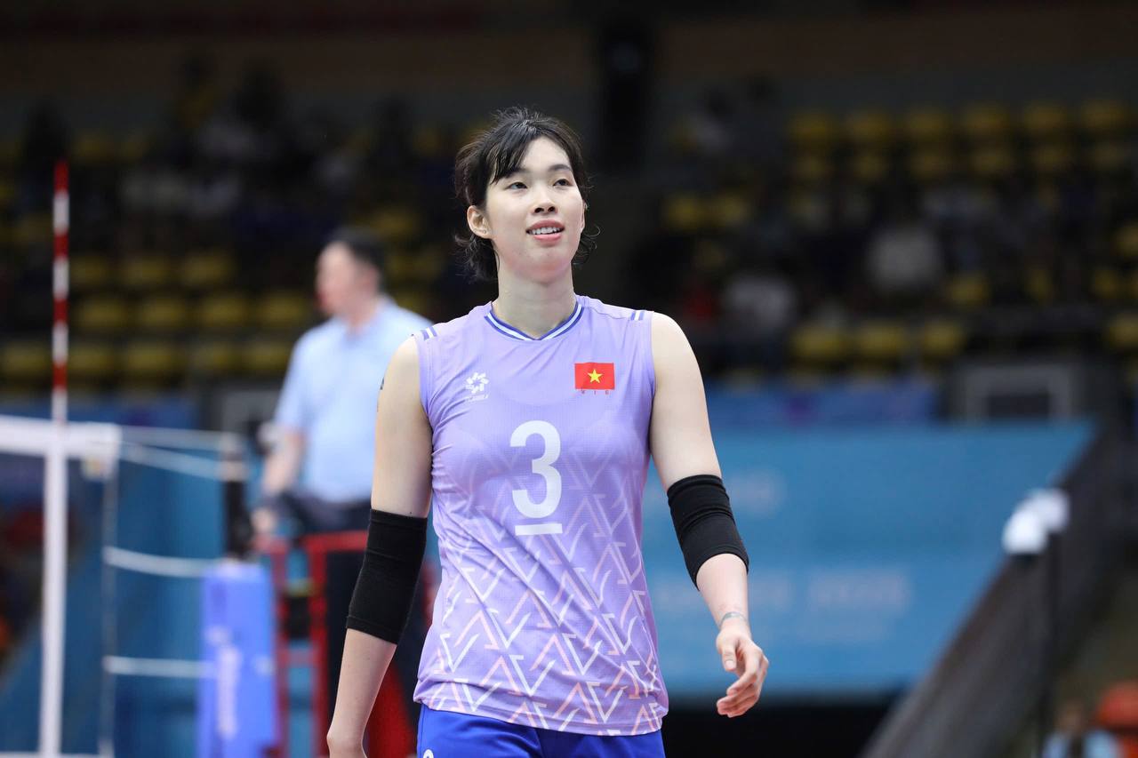 Ngắm dàn gái xinh bóng chuyền Việt Nam: Một mét vuông mấy cô chân dài thẳng tắp, visual xinh lung linh- Ảnh 14. Ngắm dàn gái xinh bóng chuyền Việt Nam: Một mét vuông mấy cô chân dài thẳng tắp, visual xinh lung linh- Ảnh 14.