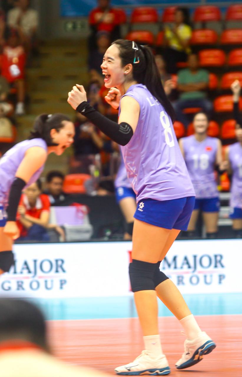 Ngắm dàn gái xinh bóng chuyền Việt Nam: Một mét vuông mấy cô chân dài thẳng tắp, visual xinh lung linh- Ảnh 10. Ngắm dàn gái xinh bóng chuyền Việt Nam: Một mét vuông mấy cô chân dài thẳng tắp, visual xinh lung linh- Ảnh 10.