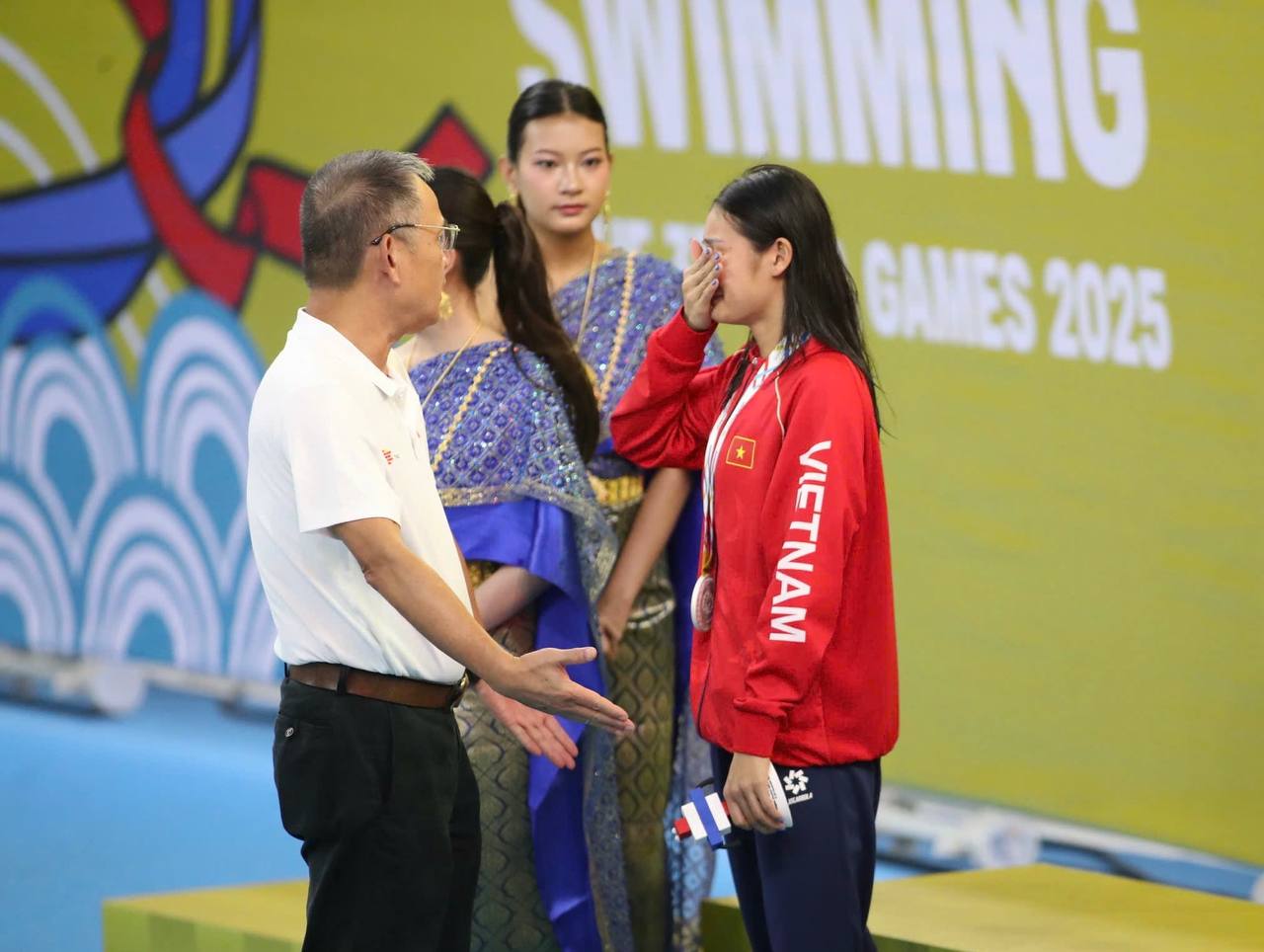 Vụ kình ngư Võ Thị Mỹ Tiên bật khóc ở SEA Games sau khi gặp lãnh đạo, Đoàn thể thao Việt Nam lên tiếng- Ảnh 2. Vụ kình ngư Võ Thị Mỹ Tiên bật khóc ở SEA Games sau khi gặp lãnh đạo, Đoàn thể thao Việt Nam lên tiếng- Ảnh 2.