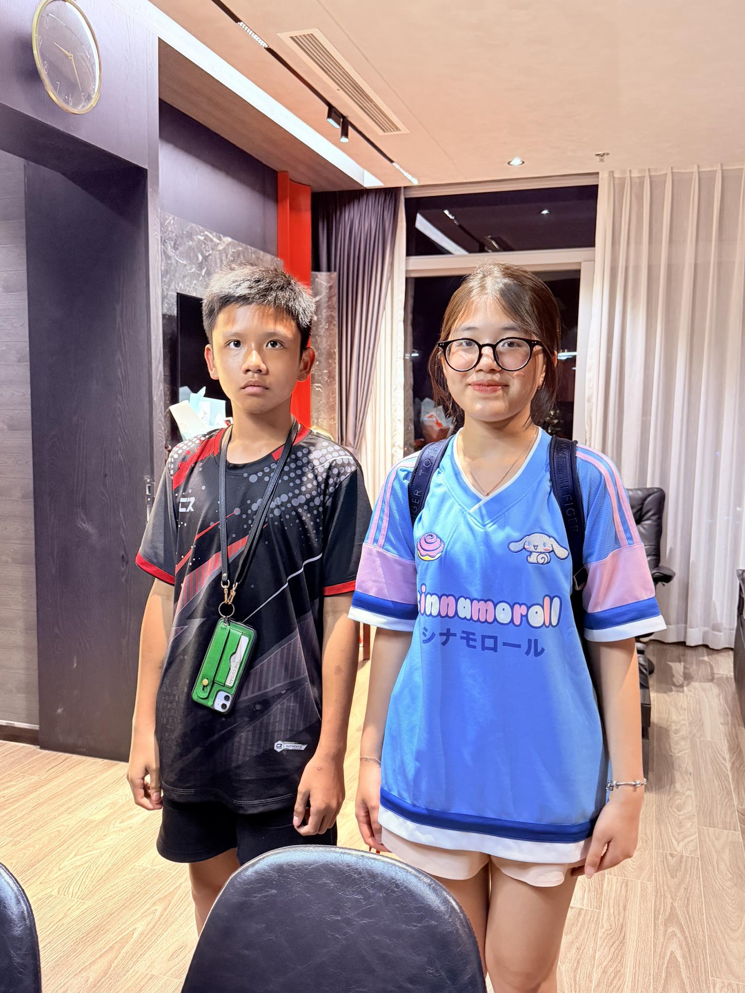 Đón con gái rượu về Việt Nam, hot dad Nguyễn Văn Chung Đón con gái rượu về Việt Nam, hot dad Nguyễn Văn Chung