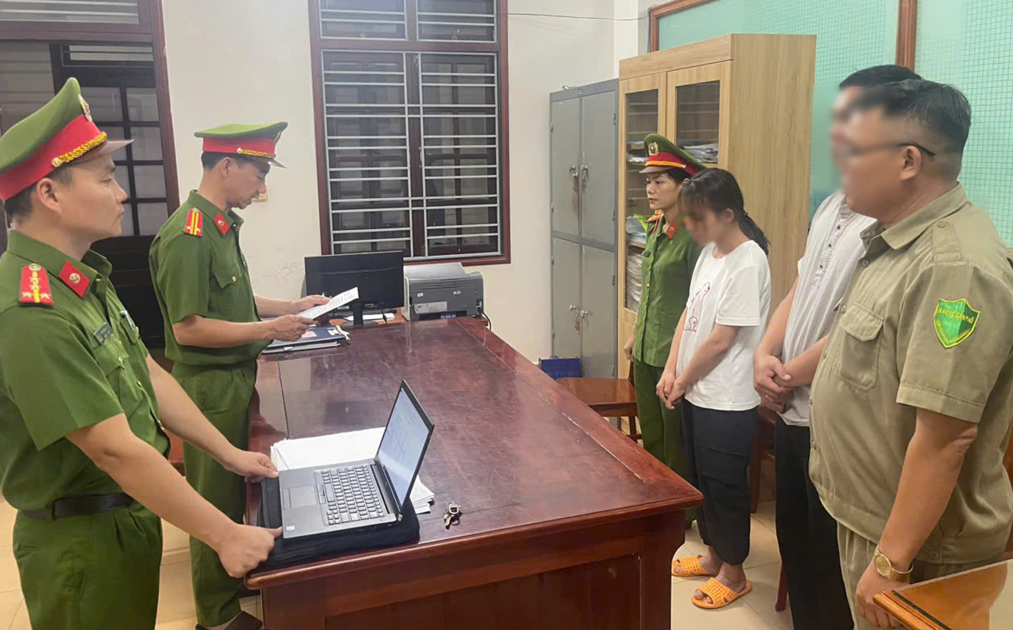 Bảo mẫu hành hạ trẻ gây phẫn nộ ở Đà Nẵng lãnh 9 tháng tù- Ảnh 1. Bảo mẫu hành hạ trẻ gây phẫn nộ ở Đà Nẵng lãnh 9 tháng tù- Ảnh 1.