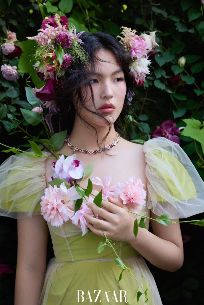 Sao nh&iacute; Bố ơi m&igrave;nh đi đ&acirc;u thế 16 tuổi đ&atilde; c&oacute; Rolls-Royce ri&ecirc;ng, vi vu bằng Maybach 56 tỷ- Ảnh 6.