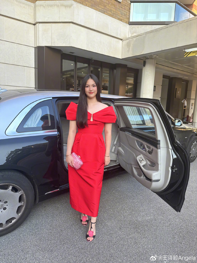 Sao nh&iacute; Bố ơi m&igrave;nh đi đ&acirc;u thế 16 tuổi đ&atilde; c&oacute; Rolls-Royce ri&ecirc;ng, vi vu bằng Maybach 56 tỷ- Ảnh 12.