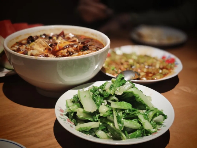 Loại thực phẩm n&agrave;y c&oacute; thể "k&igrave;m h&atilde;m" tốc độ ung thư, n&oacute; lu&ocirc;n "ẩn" trong c&aacute;c bữa ăn - Thật đ&aacute;ng tiếc nhiều người kh&ocirc;ng ăn đủ- Ảnh 1.