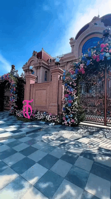 Đám cưới hé lộ dinh thự Đám cưới hé lộ dinh thự