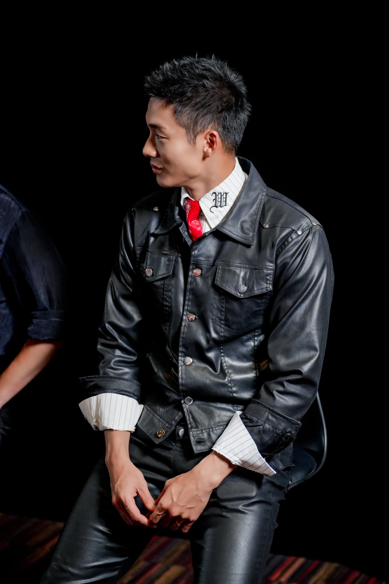 Nam thần thế hệ mới khiến HIEUTHUHAI và loạt mỹ nam không thể toả sáng- Ảnh 11. Nam thần thế hệ mới khiến HIEUTHUHAI và loạt mỹ nam không thể toả sáng- Ảnh 11.