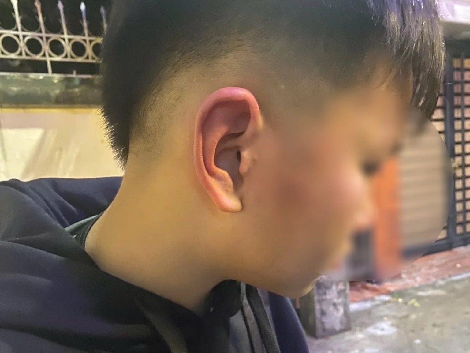 Hà Nội: Bé trai 12 tuổi nghi bị bố của bạn tát, đánh đến choáng váng, hé lộ nguồn cơn- Ảnh 1. Hà Nội: Bé trai 12 tuổi nghi bị bố của bạn tát, đánh đến choáng váng, hé lộ nguồn cơn- Ảnh 1.