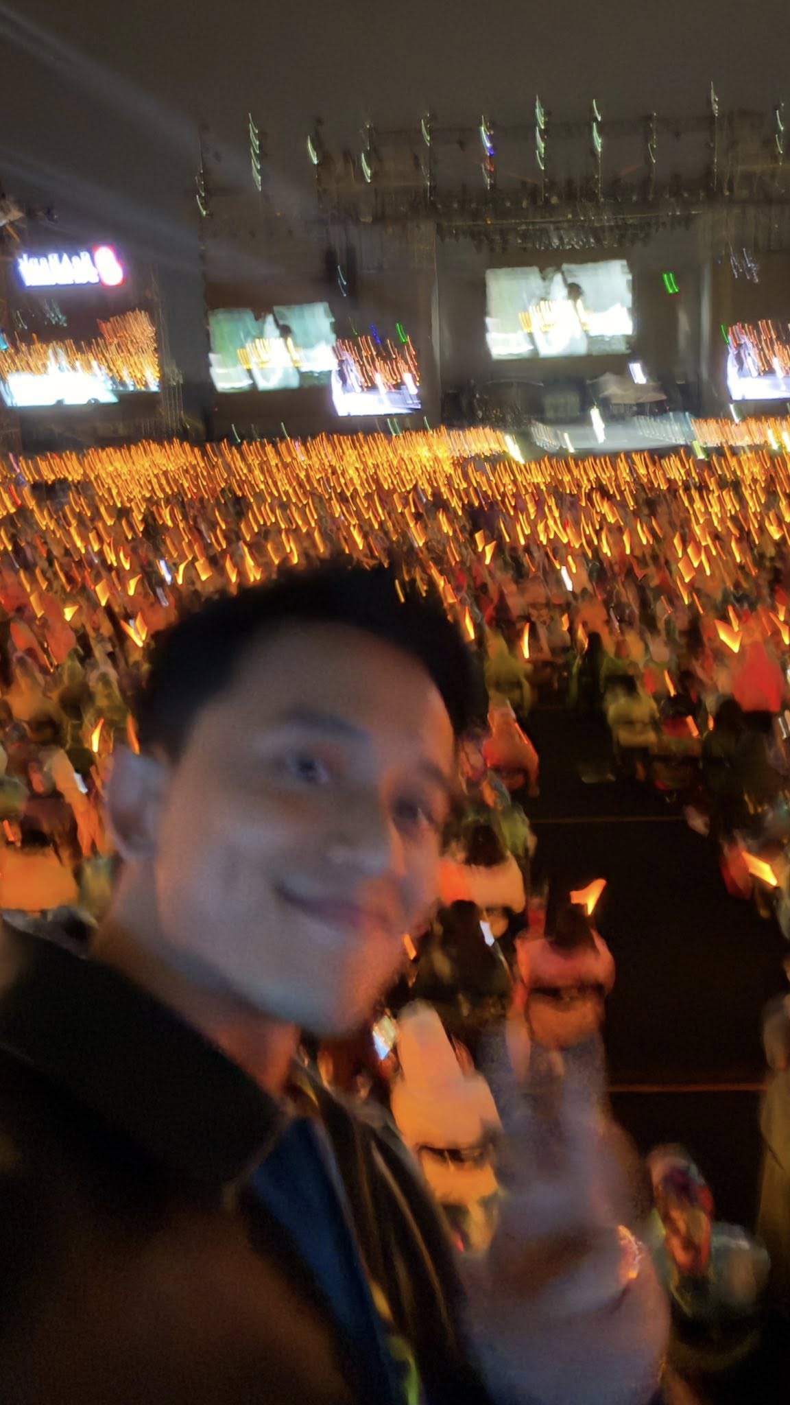 Fan Mỹ Tâm gọi Mai Tài Phến là "anh rể"- Ảnh 1. Fan Mỹ Tâm gọi Mai Tài Phến là "anh rể"- Ảnh 1.