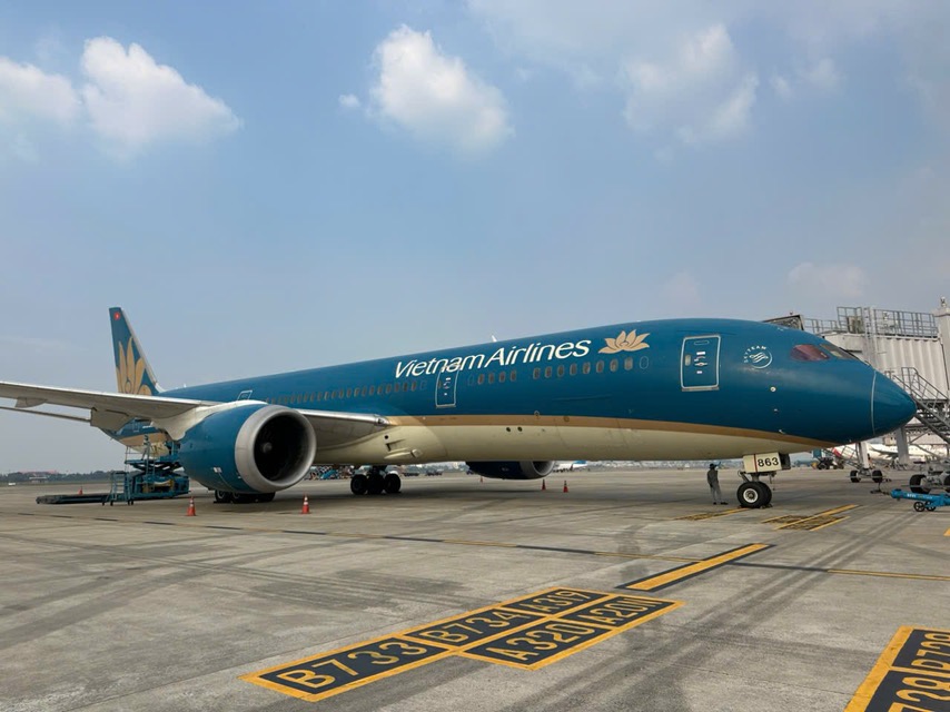 Thời khắc lịch sử: Siêu máy bay hạ cánh thành công, chính thức 'xông đất' sân bay 16 tỷ USD của Việt Nam- Ảnh 2. Thời khắc lịch sử: Siêu máy bay hạ cánh thành công, chính thức 'xông đất' sân bay 16 tỷ USD của Việt Nam- Ảnh 2.