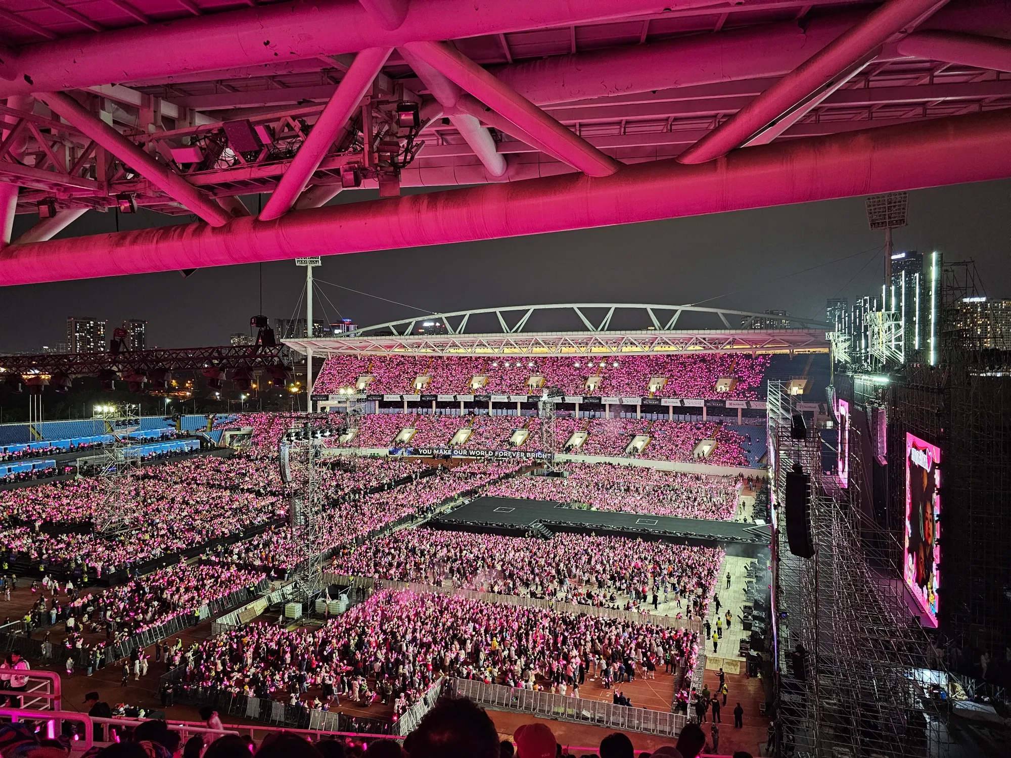 See The Light Concert: 4 tiếng thăng hoa của Mỹ Tâm tại Mỹ Đình, mãn nhãn nhưng chưa đủ thỏa mãn- Ảnh 14. See The Light Concert: 4 tiếng thăng hoa của Mỹ Tâm tại Mỹ Đình, mãn nhãn nhưng chưa đủ thỏa mãn- Ảnh 14.