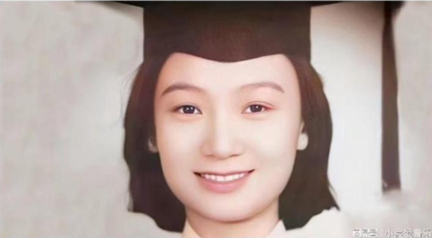 Mối quan hệ kỳ quặc nhất showbiz: “Bé ba” sẵn sàng triệt sản, còng lưng kiếm tiền vì bà cả- Ảnh 1. Mối quan hệ kỳ quặc nhất showbiz: “Bé ba” sẵn sàng triệt sản, còng lưng kiếm tiền vì bà cả- Ảnh 1.