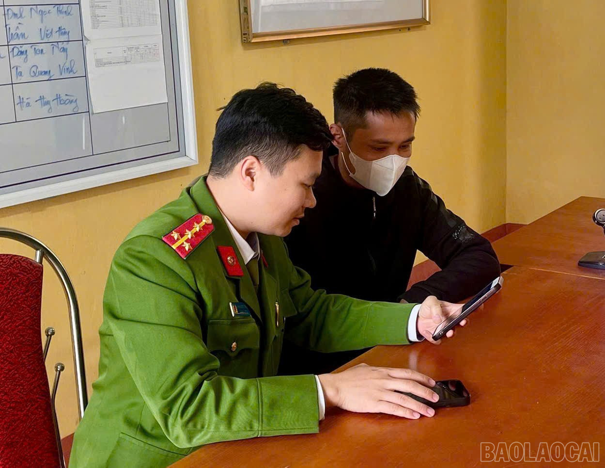 Tải app để vay tiền, đang làm thủ tục vay thì được báo "thao tác sai": Thanh niên sinh năm 1992 lập tức ngừng giao dịch và báo công an- Ảnh 2.